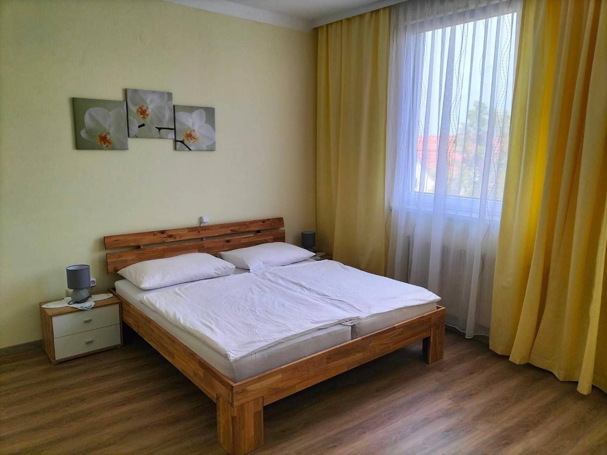 Pension Eder Брук-ан-дер-Лайта Екстер'єр фото
